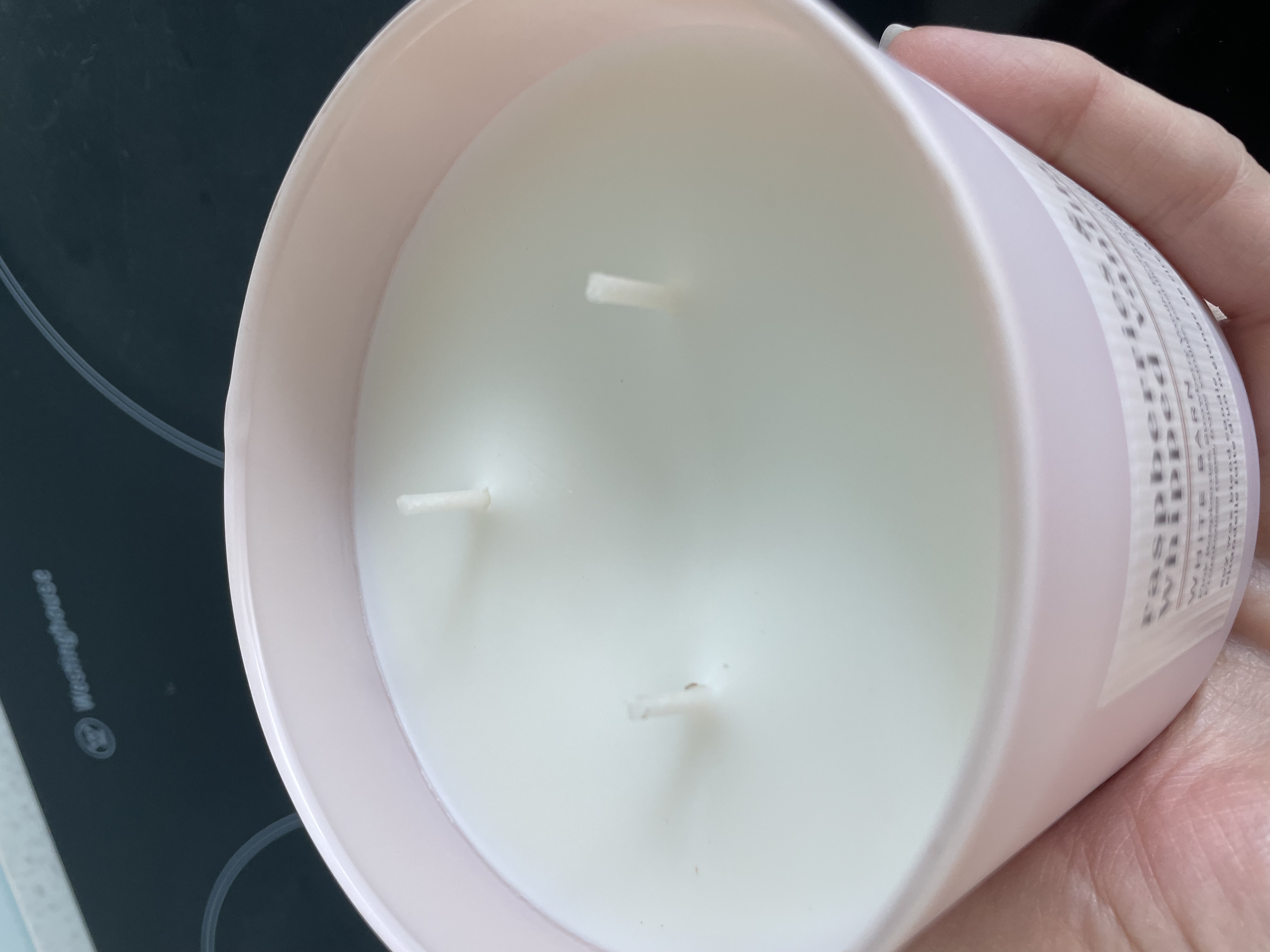 https://d3f8vdj1myj9bw.cloudfront.net/production/rating-and-review/bath_and_body_works/bbw-aus/28025411/28025411/review-images/96638bd4-5cfc-4406-a9da-0f6474e740bf.jpeg
