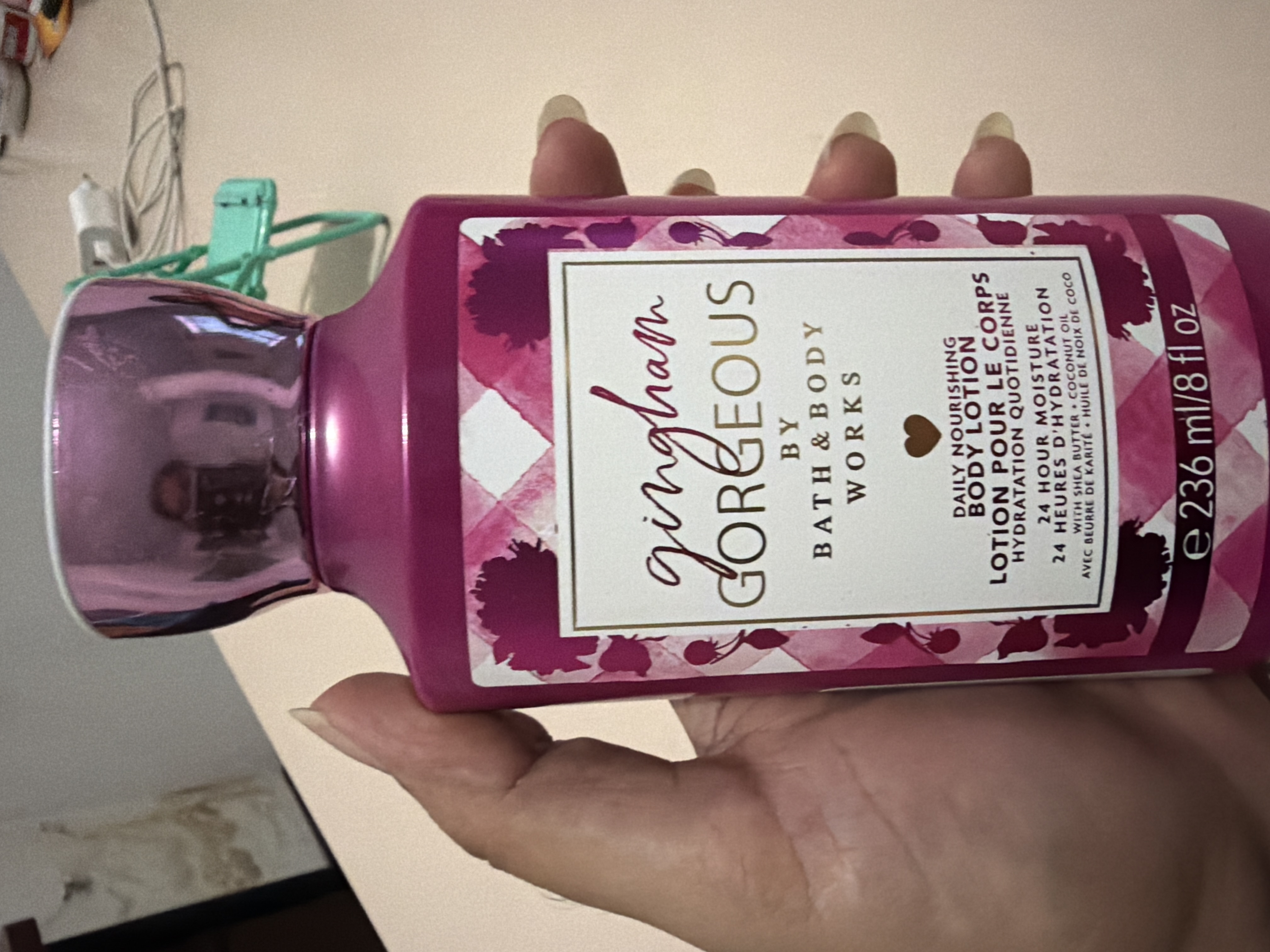 https://d3f8vdj1myj9bw.cloudfront.net/production/rating-and-review/bath_and_body_works/bbw-id/28003550/28003550/review-images/3b12f704-d703-4afc-823a-65d774d017c6.jpeg