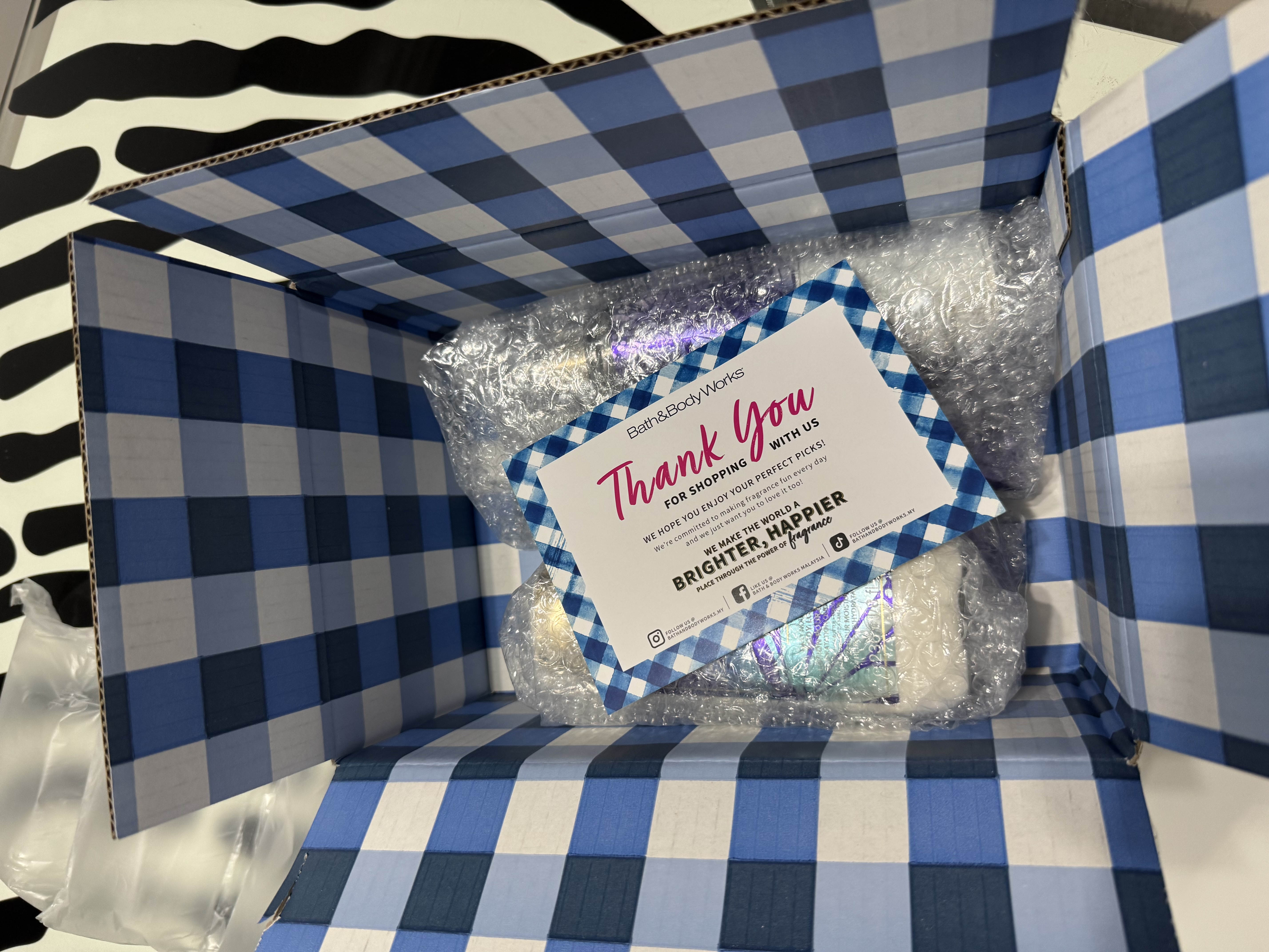 https://d3f8vdj1myj9bw.cloudfront.net/production/rating-and-review/bath_and_body_works/bbw-my/26772434/26772434/review-images/dcb5cc48-2be1-4139-a466-ba3c14eabfde.jpeg