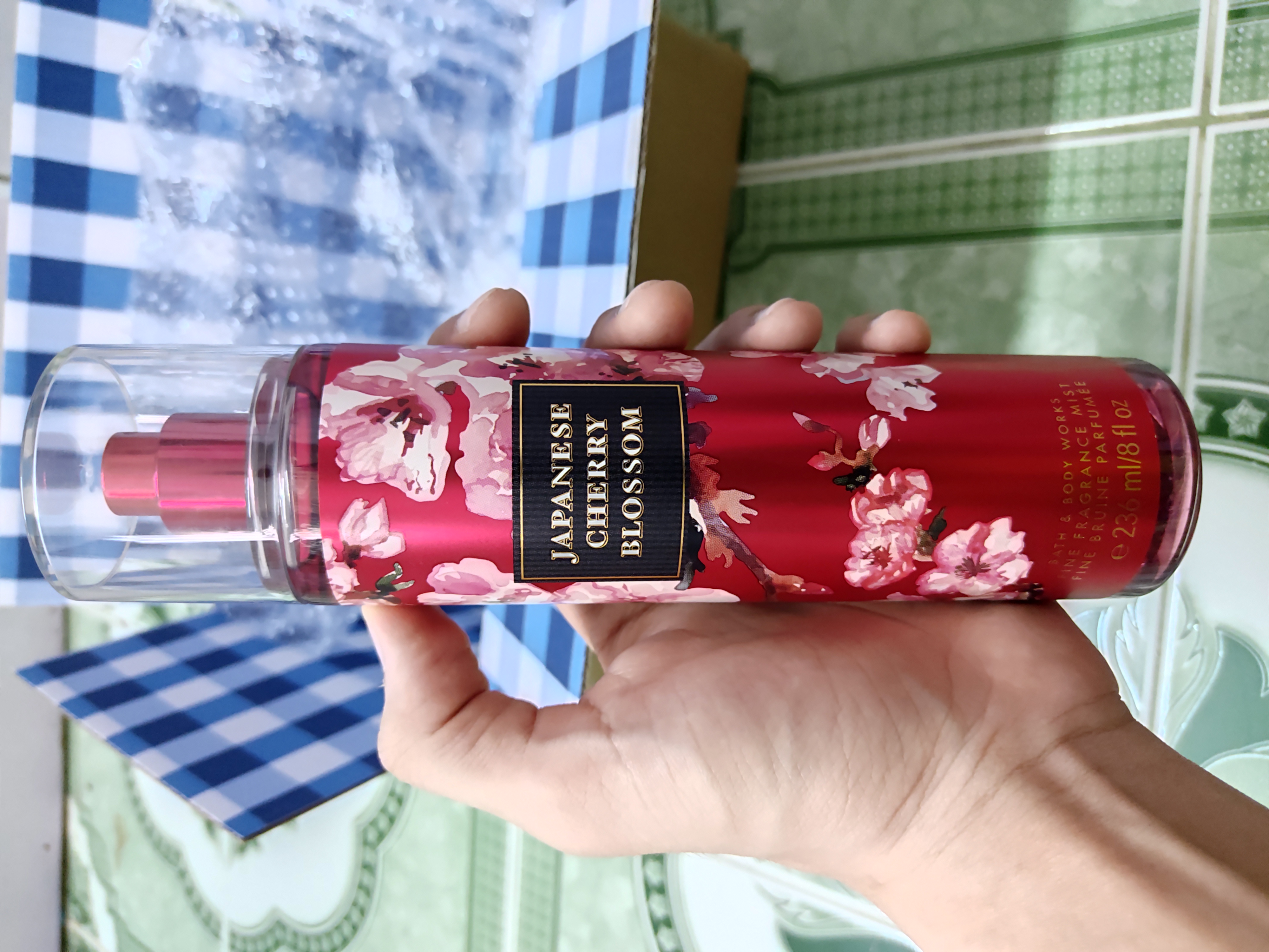 https://d3f8vdj1myj9bw.cloudfront.net/production/rating-and-review/bath_and_body_works/bbw-my/28009133/28009133/review-images/51e321bd-78d6-425b-9b9e-a0f127467b0a.jpeg