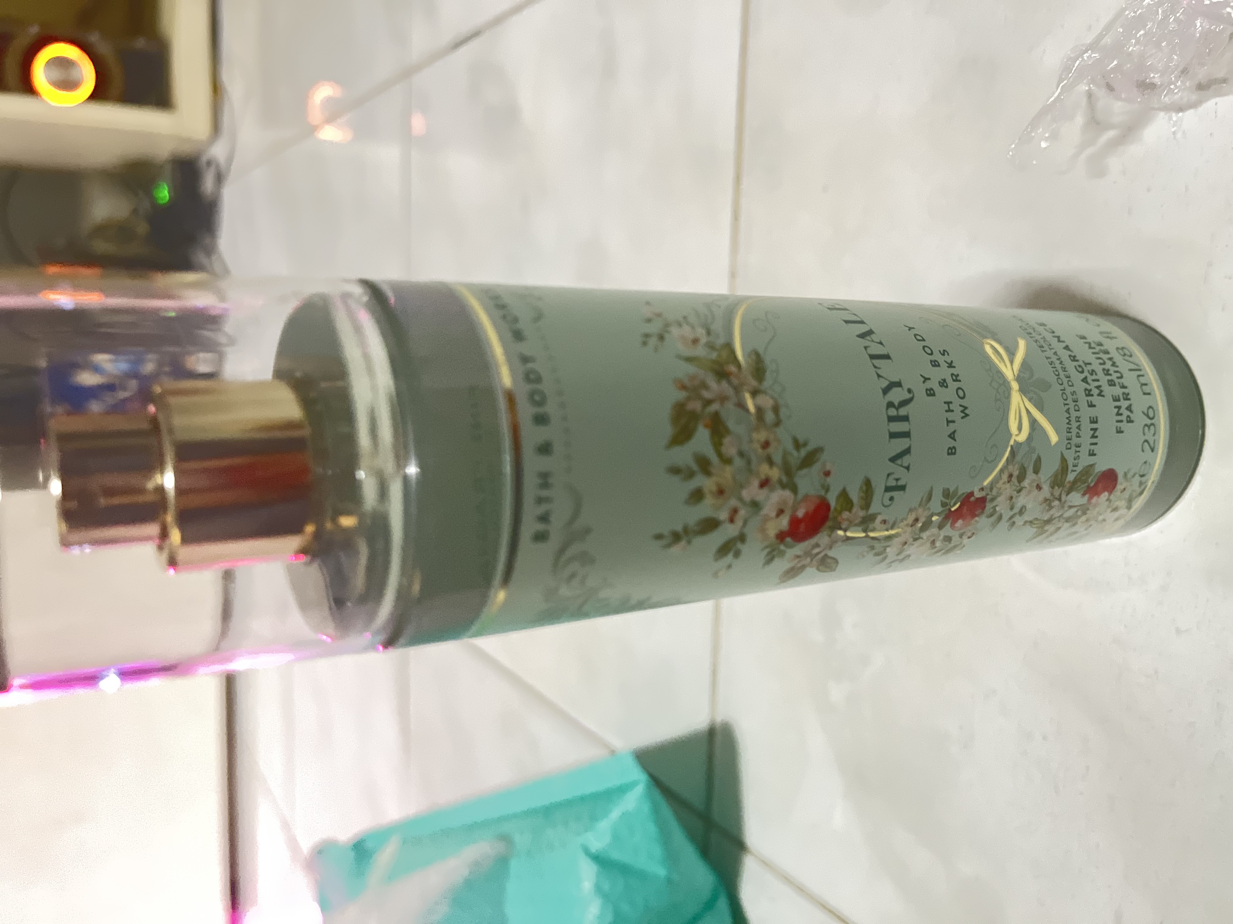 https://d3f8vdj1myj9bw.cloudfront.net/production/rating-and-review/bath_and_body_works/bbw-my/28020356/28020356/review-images/1205c109-6098-42d9-8896-f7a0211f4687.jpeg