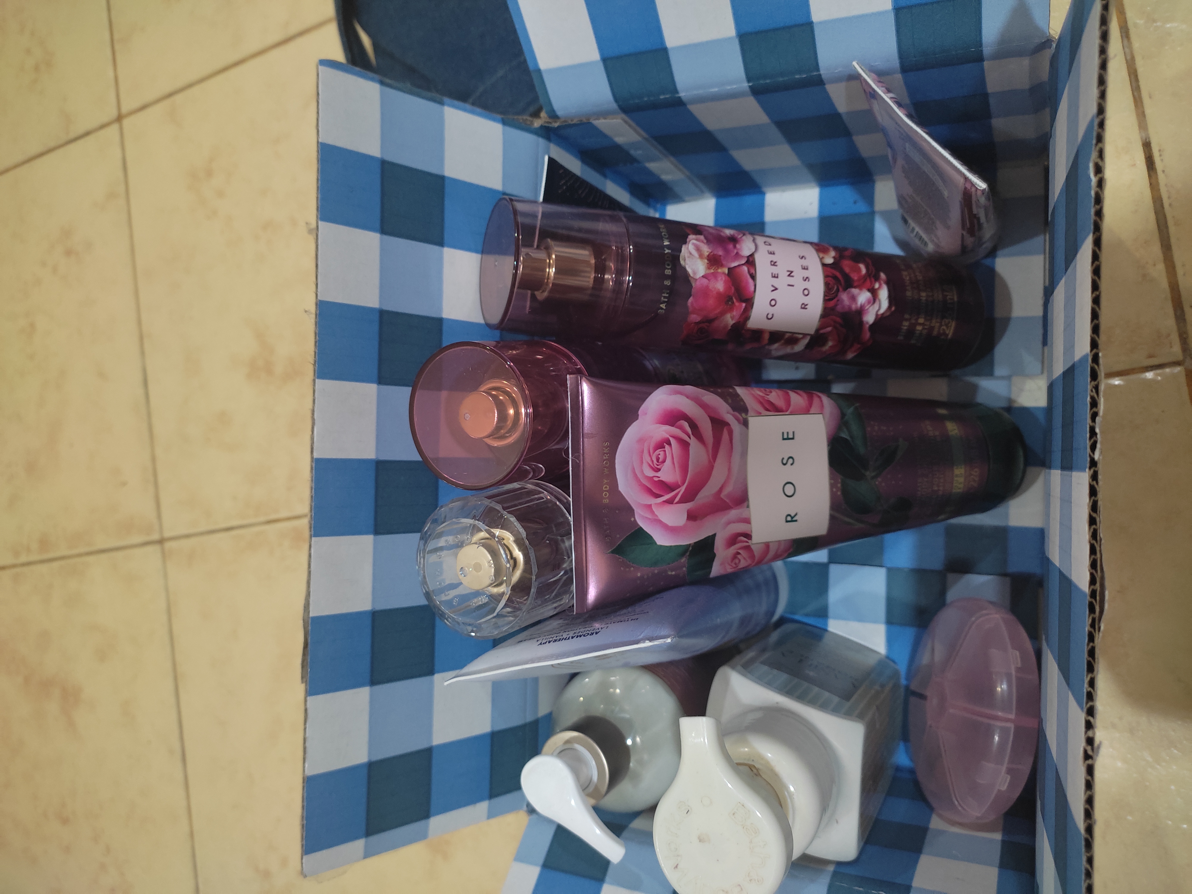 https://d3f8vdj1myj9bw.cloudfront.net/production/rating-and-review/bath_and_body_works/bbw-my/28023546/28023546/review-images/b7796dc2-8926-40df-b026-bedb7ac5a904.jpeg