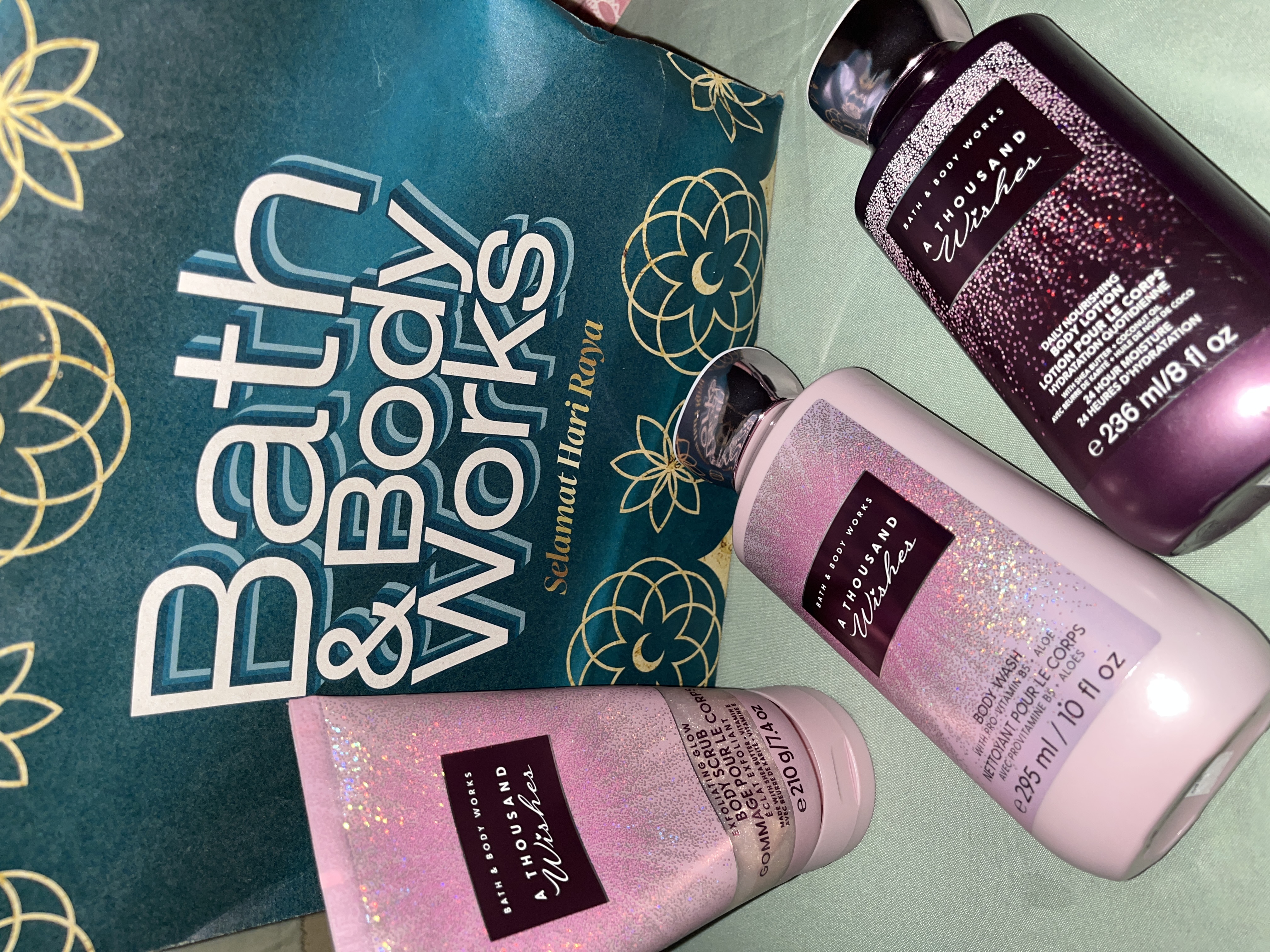 https://d3f8vdj1myj9bw.cloudfront.net/production/rating-and-review/bath_and_body_works/bbw-my/28025135/28025135/review-images/5226af54-20bb-4ce9-ab10-85f4eaeb12db.jpeg