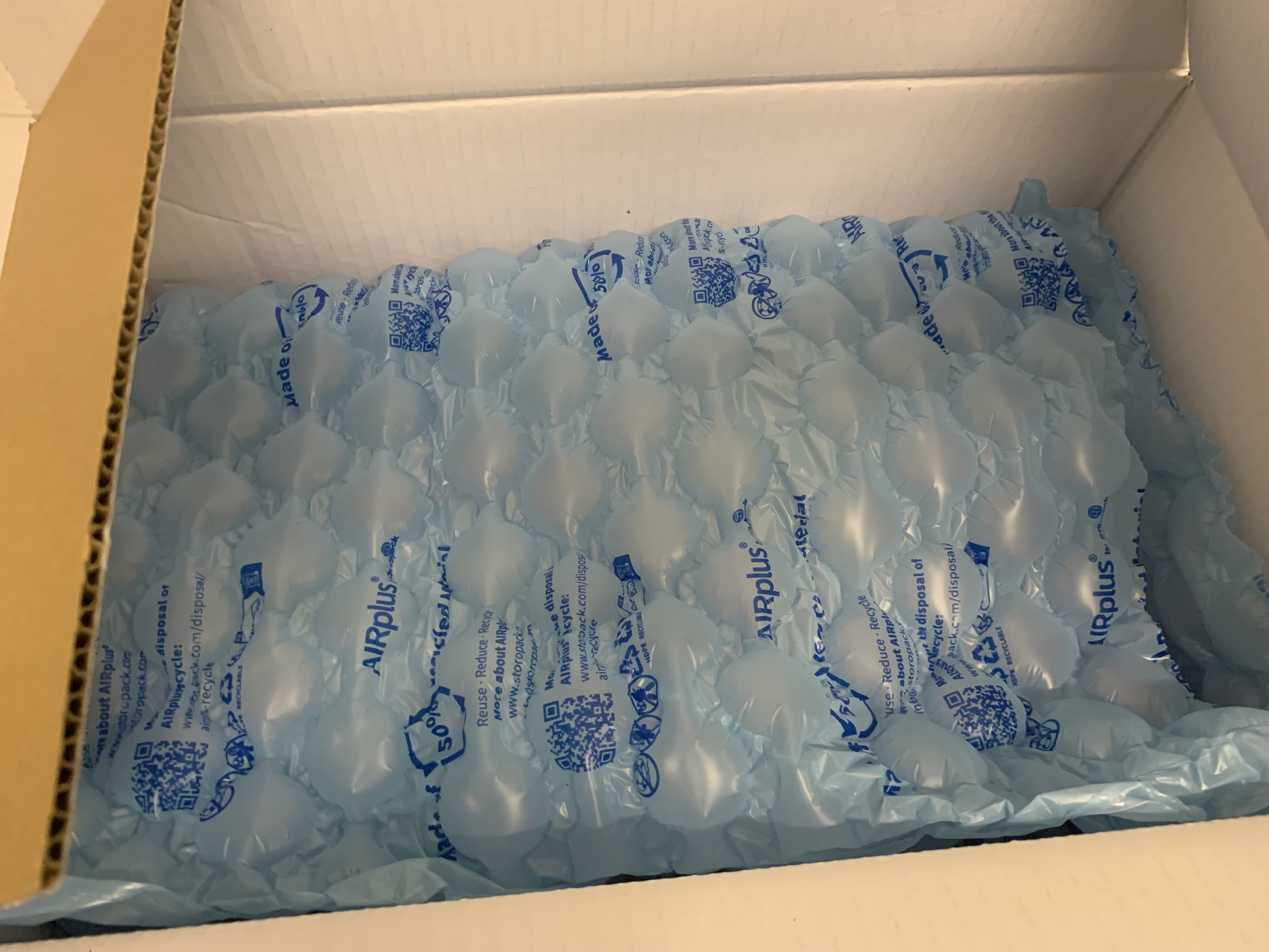 https://d3f8vdj1myj9bw.cloudfront.net/production/rating-and-review/bath_and_body_works/bbw-sg/28005117/28005117/review-images/9cba6cb2-1d95-43be-b51c-09be3e44a905.jpeg