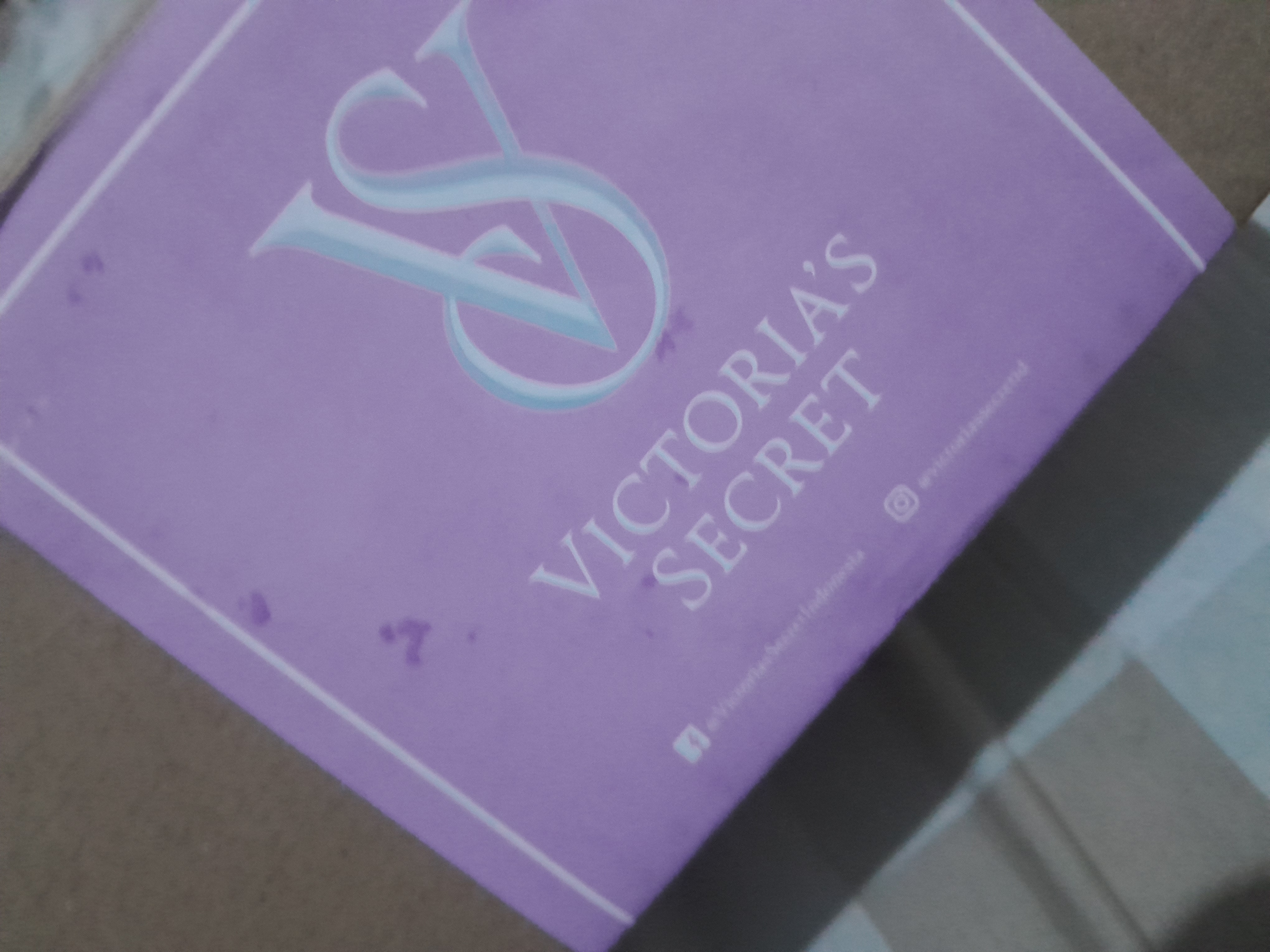 https://d3f8vdj1myj9bw.cloudfront.net/production/rating-and-review/victorias_secret/victoriasecret-ID/1122850400/26691506/review-images/96613eaa-018b-42fb-993a-8cbc270d0807.jpeg