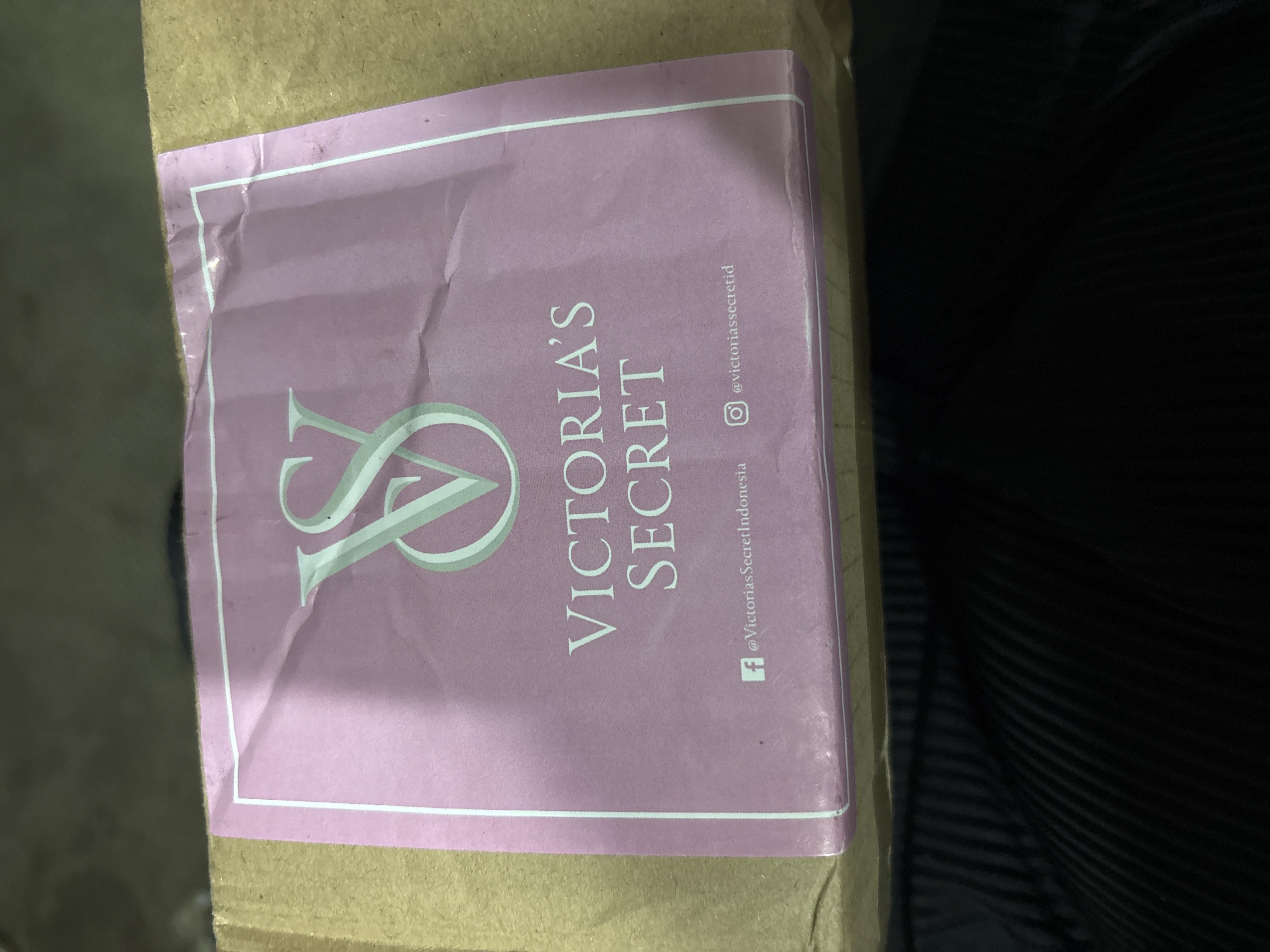 https://d3f8vdj1myj9bw.cloudfront.net/production/rating-and-review/victorias_secret/victoriasecret-ID/11272017/27121812/review-images/9bf4b64d-e108-4a59-937e-19af742d6dce.jpeg