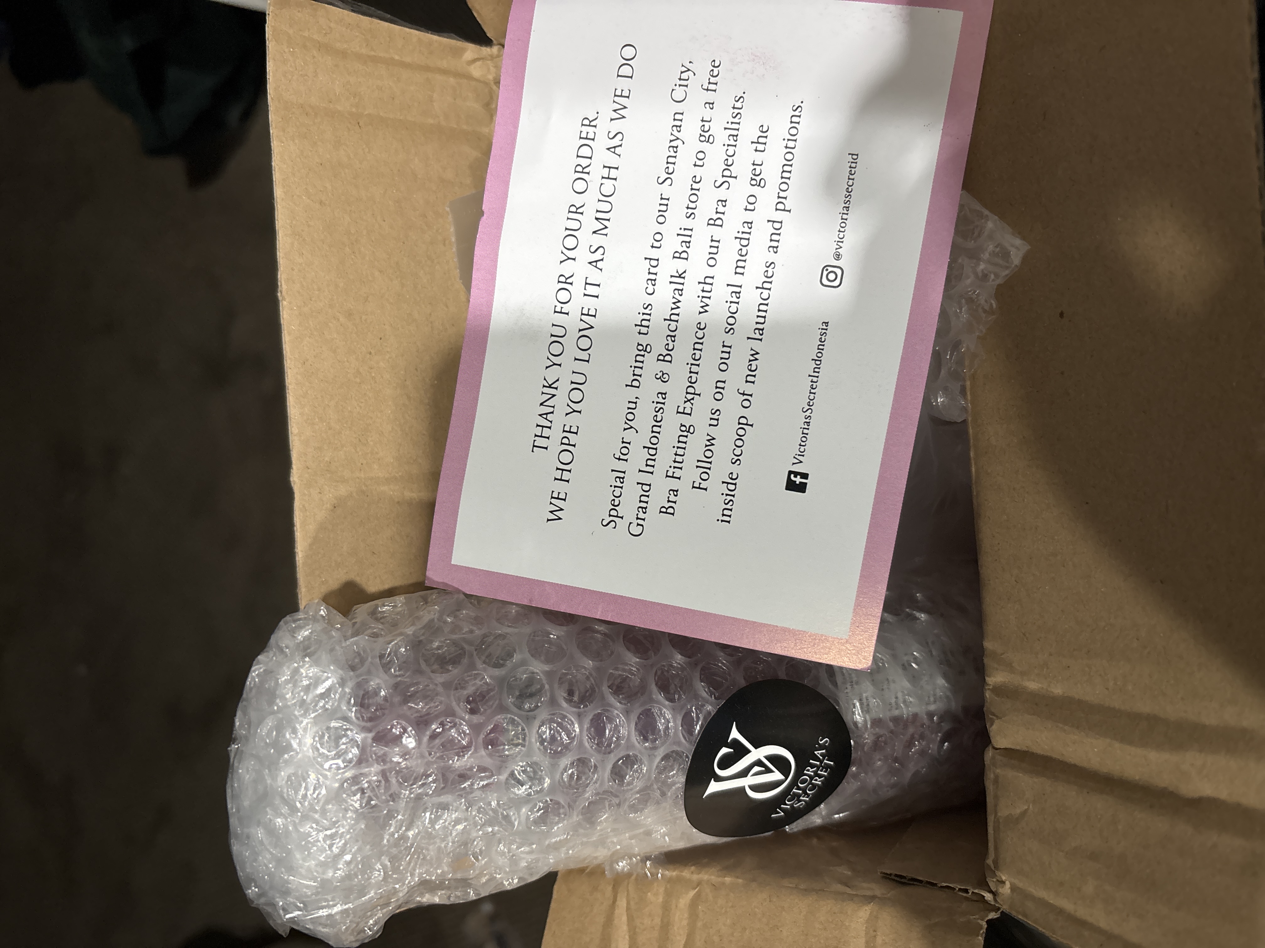 https://d3f8vdj1myj9bw.cloudfront.net/production/rating-and-review/victorias_secret/victoriasecret-ID/11272017/27121812/review-images/ce652b12-2fb1-4f9e-b9d8-494df17cc744.jpeg