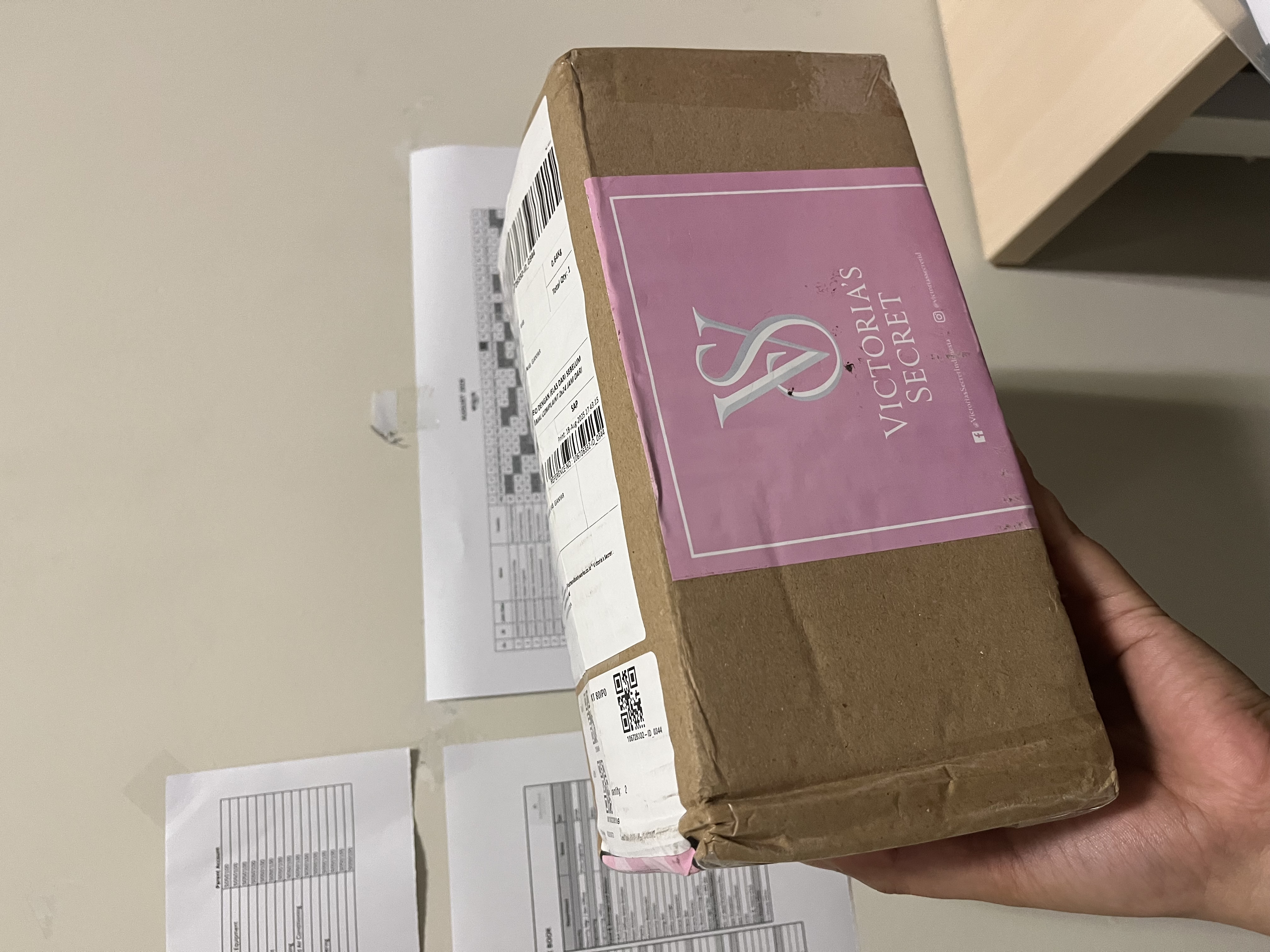https://d3f8vdj1myj9bw.cloudfront.net/production/rating-and-review/victorias_secret/victoriasecret-ID/5000006604/26468779/review-images/6cc0b573-444d-4667-9063-c90a836a3939.jpeg